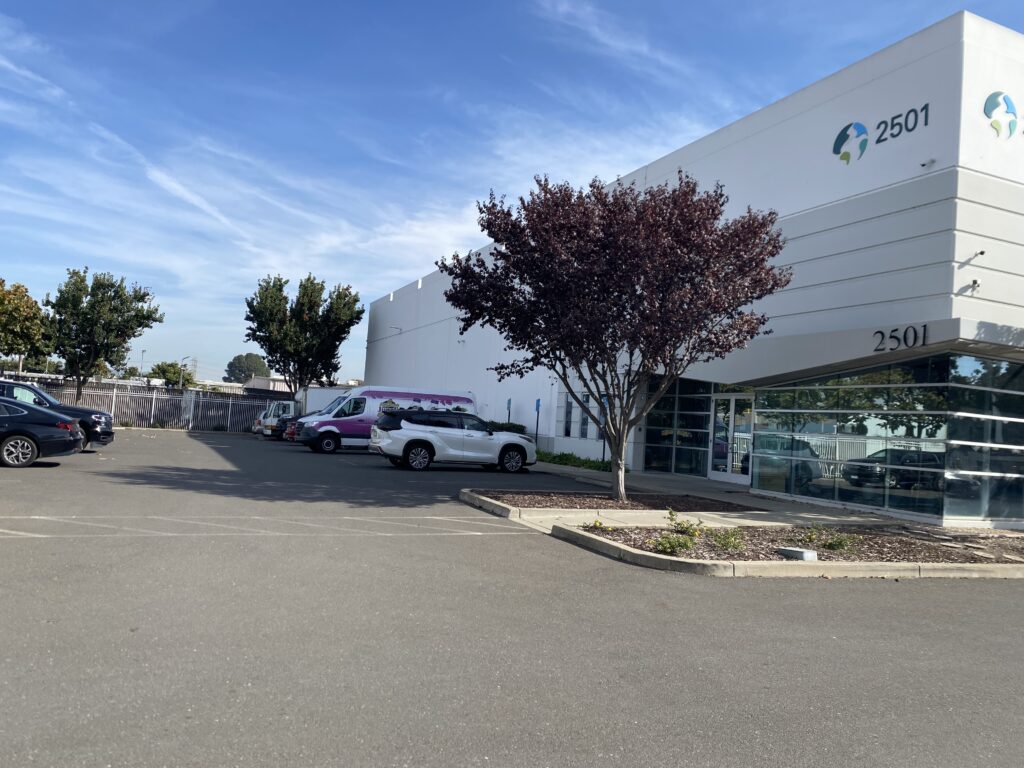 Al Eryani Wholesale building exterior at 2501 Davis Street